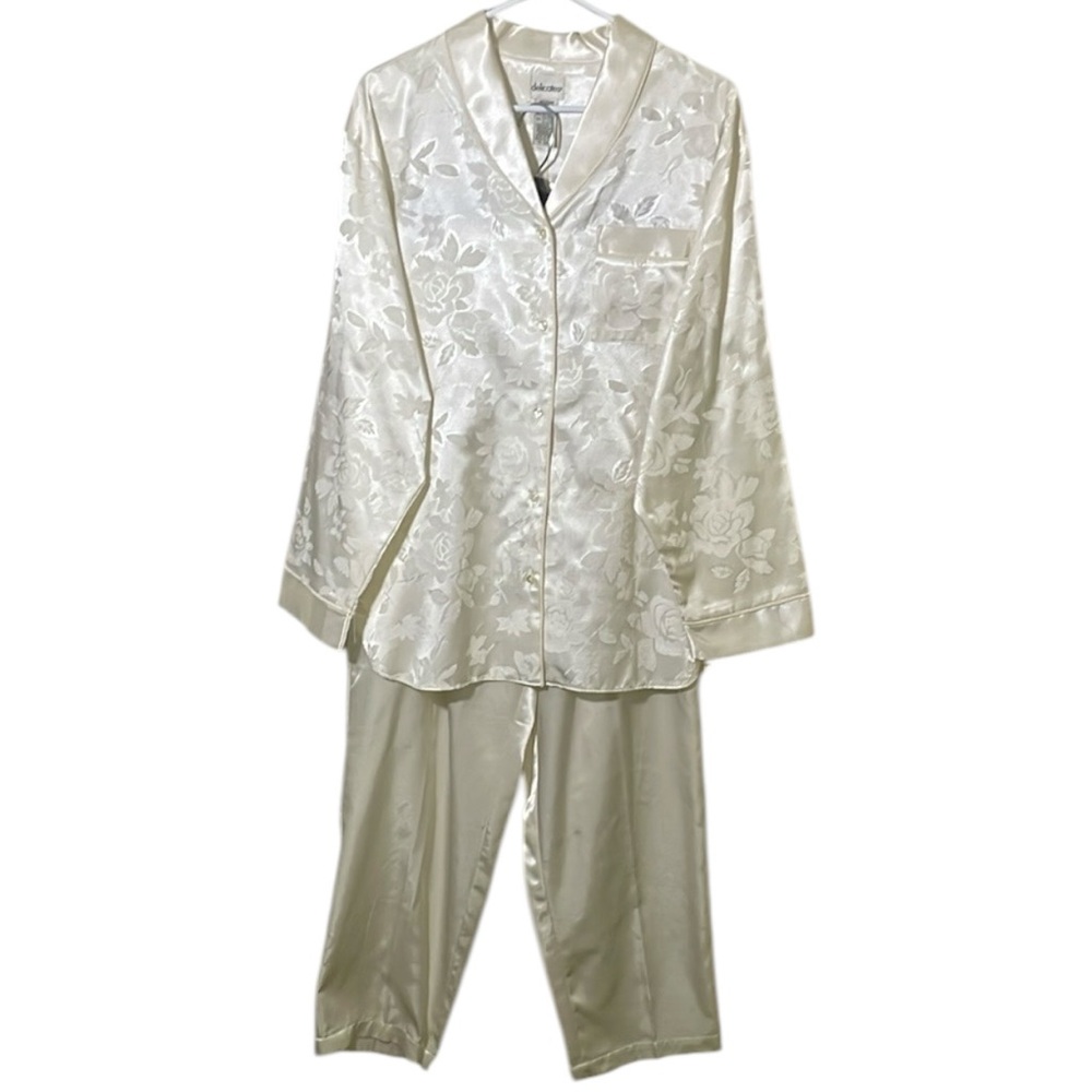 Delicates Cream Rose 2 Piece Garment Set NWT